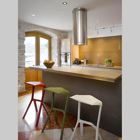 Private Luxury Del Mar On Solta For Up To 10 Persons, Heated Pool, Free Parking, Next To Sea! Free Kajak & Mountainbikes, Great Living Area & Privacy! Rogač