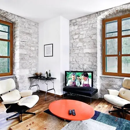 Villa Private Luxury Del Mar On Solta For Up To 10 Persons, Heated Pool, Free Parking, Next To Sea! Free Kajak & Mountainbikes, Great Living Area & Privacy! *